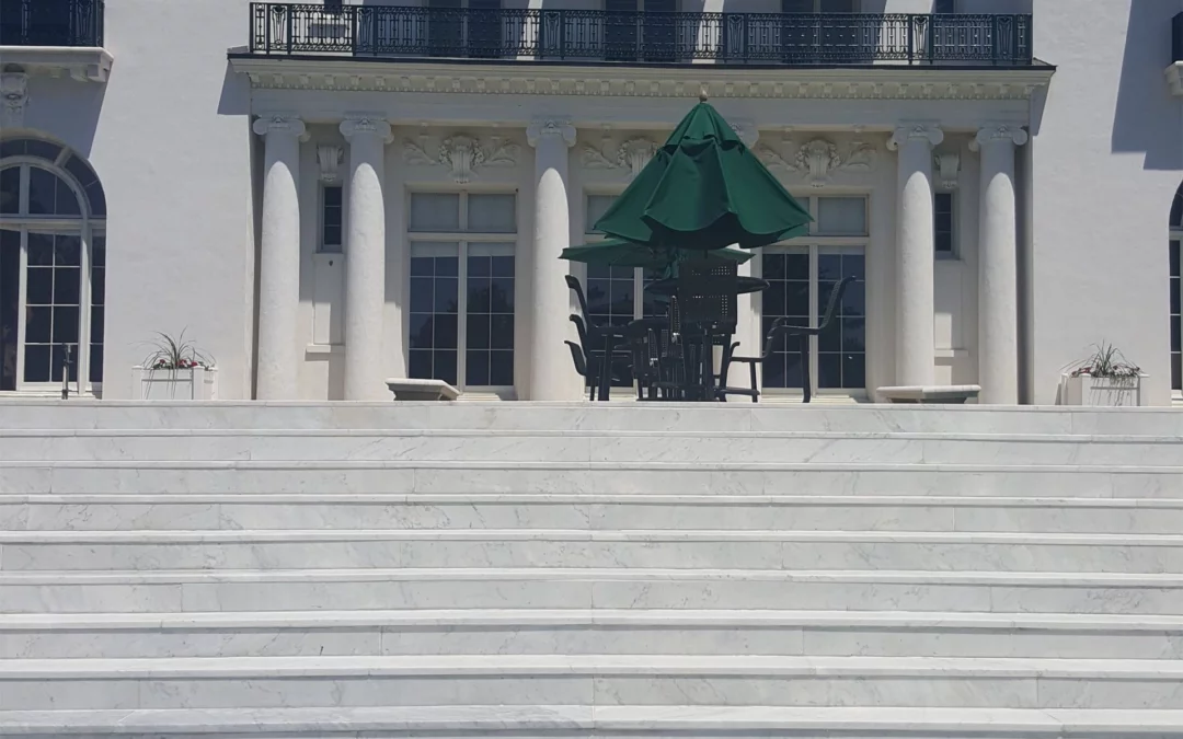 Is It Better to Schedule a House Washing Service in Late Spring or Early Summer?